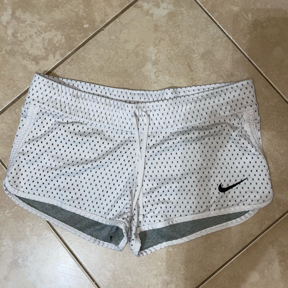 Nike reversal active shorts
